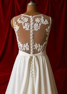 Elegant White Lace Wedding Dress