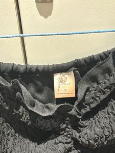 off shoulder/ scrunch up black party top