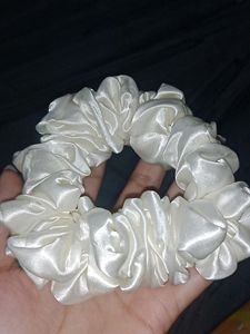 😍Super Soft Srunchie... Never Used Bef