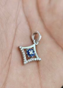 Girl&#39;s Pendent For Regular Use