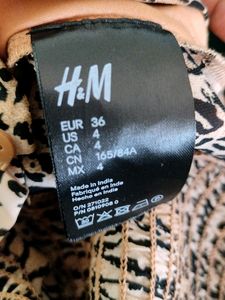 Animal Printed Tops (Women&#39;s)