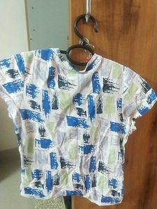 Patterned Twist Front Top