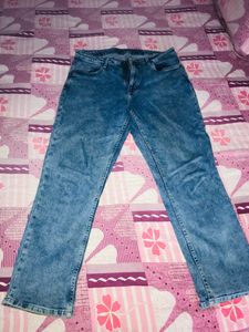 Women Blue Relaxed Boyfriend Fit Light Fade Strechable Jeans
