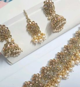 Elegant  Kundan &amp; Pearl Jewelry Set