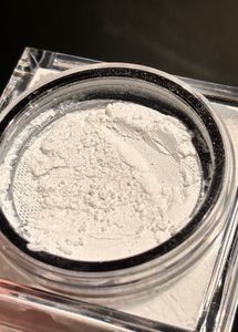 Huda Beauty Easy Bake Setting Powder:-Sugar Cookie