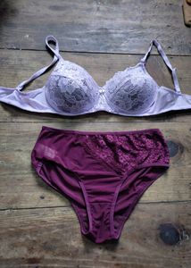 🌸Clovia Lace Bra & Panty Set On Sale!