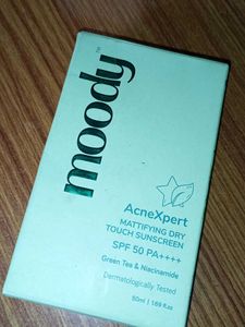 Moody Acne Expert Sunscreen