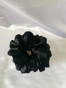 Black &amp; White Satin Scrunchie Set