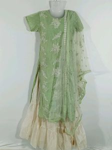 Multicolored Embroidered Kurta Set (Women)