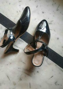 Women black sandal