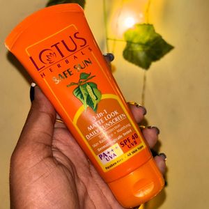 LOTUS HERBAL SUNSCREEN