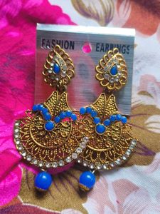 Huda Beauty Lipstick &amp; Earrings Set