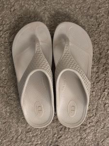 Carlton London Women Rubber Flip-flops