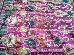 Gorgeous Banarasi Silk Saree (Traditional Touch)💜