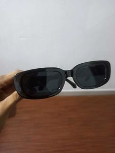 Black Retro Sunglasses