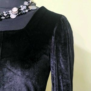 Chic Black Velvet Mini Dress