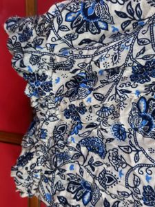 ZUDIO BEAUTIFUL CROP TOP