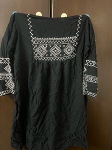 Black Short Kurtha With Back Design Embroidery