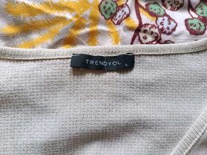 Off White Crop Top