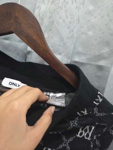 Patterned Black Pants