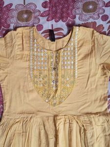 Elegant Yellow Embroidered Kurta
