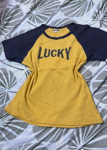 Lucky Graphic Tee fitted