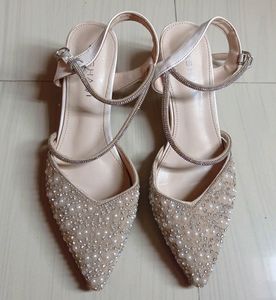 TRENDY WOMAN BLOCK HEEL