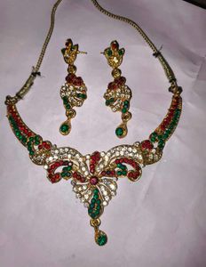 Vintage Red, Green &amp; White Rhinestone Necklace Set