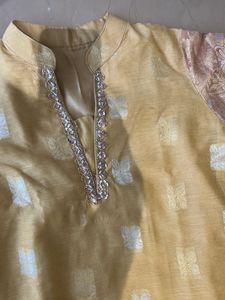 women’s Ethnic Kurta