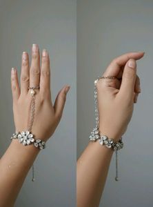Sparkling Floral Bracelet