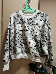 Patterned Pullover Sweater + Green trousers