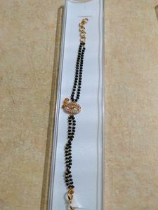 Beautiful Hand Mangalsutra