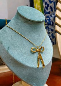 The Gilded Knot of Grace