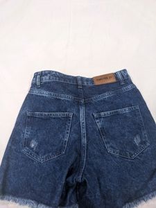 FOREVER 21 GIRLS JEANS SHORTS