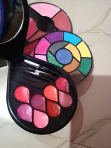 BEAUTIFUL MAKEUP KIT
