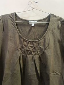 brown 🤎 T-Shirt with Detail