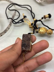 Quartz pendant necklace