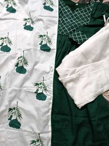 🤩New Green &amp; White Kurta Set A-line
