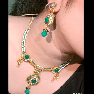 Emerald Green Diamond Necklace Set