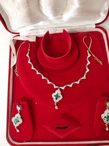 Pendant Necklace Set With Green Stone Earrings