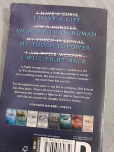 Shatter Me - Tahereh Mafi