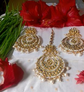 KUNDAN EARRING WITH MANGTIKA SET