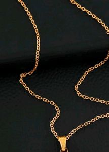 Elegant Gold Pendant Necklace