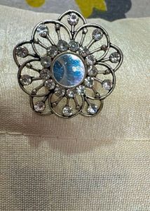 Vintage Floral Rhinestone Ring