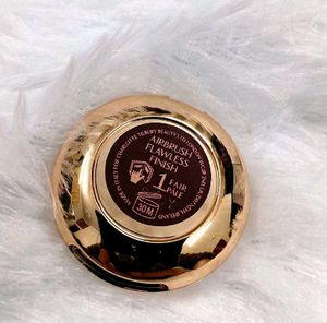Charlotte Tilbury Micro Compact