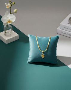 Golden Knot Jewelry Set