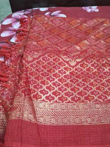 Bandhani saree foil print