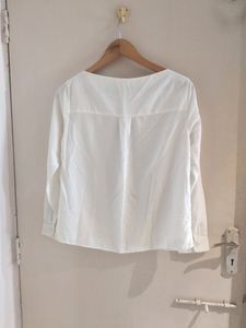 Uniqlo Beautiful White Top