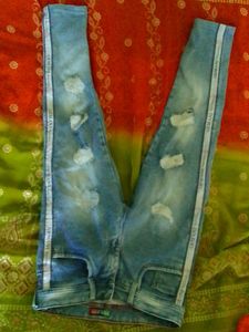 Damaged Jeans By Denim Industry Factory.Grab Now Before It's Sold.Size-30.Lentgh Is-33.I am trying to sell it because it seems small to me, it is very comfortable to wear