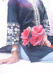 Elegant Black Embroidered Kurta
